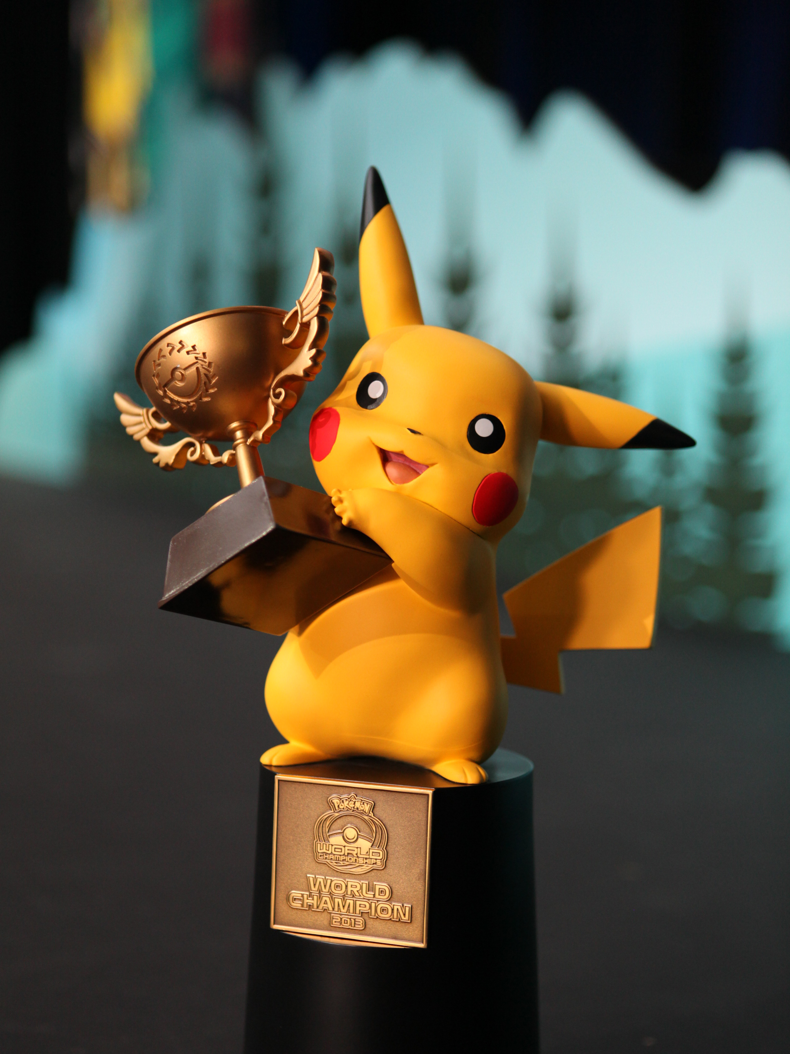 Pokemon World Champion Trophy Pikachu