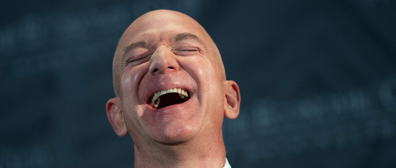 Ex-CEO of Amazon earns more money than 44 Mexicans | Atomix - Pledge Times